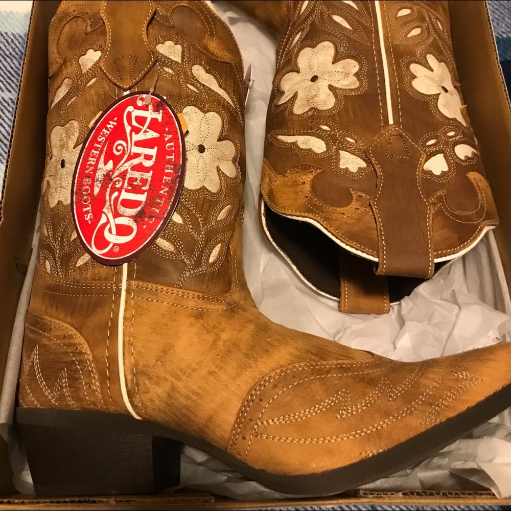 *** TRADED*** @rockcandy4u  Authentic LAREDO SOLD TRADED